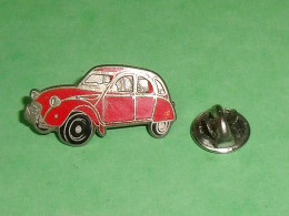 TB3CC / Pin's / Automobile : Voiture 2CV Citroen     ( état ,voir Scan ) - Citroën