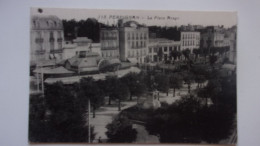 66 PERPIGNAN LA PLACE ARAGO 1930 - Perpignan