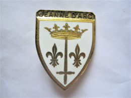 INSIGNE EMAIL MARINE NATIONALE LE CROISEUR JEANNE D'ARC ETAT SUP DRAGO PARIS - Marine