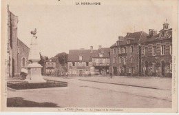 Orne : Athis De L ' Orne :  La  Place Et  Monument - Athis De L'Orne