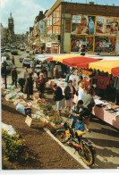 Delcampe - Lens Très Animée Marché Du Vendredi Voitures Mobylette - Lens