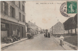 Dépt 77 - PERTHES - Rue De Melun - Café Tabac Restaurant - Voiture Automobile De L'Éditeur E.L.D. - ("Perthe") - Perthes