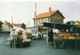 Chevilly-Larue Animée Marché Place De La Libération Fleuriste - Chevilly Larue