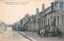 CPA 60 GUISCARD / RUE DE NESLES / CAFE DE LA PAIX - Autres & Non Classés