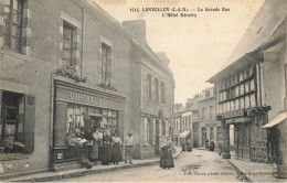 Lanvollon * L'Hôtel KERATRY , La Grande Rue * Magasin Commece QUINTRIC MORVAN * Villageois - Lanvollon