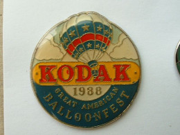 PIN'S  MONTGOLFIERE - KODAK - Airships