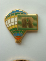 PIN'S  MONTGOLFIERE - R - Mongolfiere