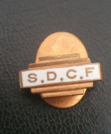 Insigne "S.D.C.F. Société Djiboutienne Des Chemins De Fer" - Chemin De Fer