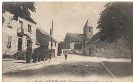 Mirebeau Sur Bèze : Place Des Marronniers Et église (Editeur Louis Venot, Dijon, LV N°297) - Mirebeau