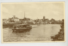 ROYAUME UNI - ENGLAND - WORCESTER - On The River - Worcester