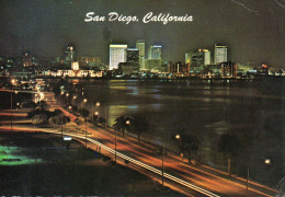 SAN DIEGO, MODERN NEW DOWNTOWN BUILDINGS ARE A SCENE OF SPARKLING NIGHT TIME BEAUTY WHEN VIEWED COULEUR  REF 9602 SGD - San Diego