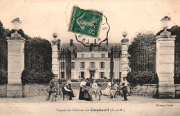 Combault - La Façade Du Château - Villageois - Pontault Combault