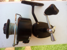 Moulinet De Marque Mitchell, Modèle 330 Otomatic, Bon état - Pesca