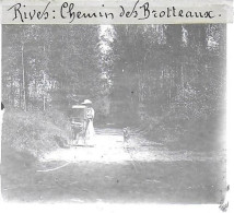 01 / AIN / RIVES . CHEMIN DES BROTTEAUX  / DEBUT 20 EME / PLAQUE DE VERRE PHOTO STEREO / - Plaques De Verre