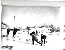 SUISSE / SAINT MORITZ / JEU DE CURLING  / DEBUT 20 EME / PLAQUE DE VERRE PHOTO STEREO / RARE CLICHE - Diapositivas De Vidrio