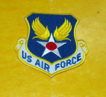 TISSU PATCH : US AIR FORCE , HAUTEUR 7,5 CM , BON ETAT VOIR PHOTOS . POUR TOUT RENSEIGNEMENT ME CONTACTER. REGARDEZ MES - Patches