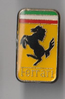 PIN'S THEME AUTOMOBILIE  LOGO FERRARI  CHEVAL   CABRE - Ferrari