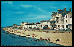 Ref 1620 - Postcard - The Beach Looking West - Bognor Regis Sussex - Bognor Regis