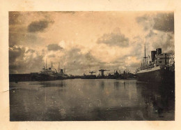 St Nazaire * Bateau Paquebot Dans Le Port * Photo Ancienne 9x6.5cm - Saint Nazaire