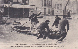 ALFORTVILLE INONDATIONS DE JANVIER 1910BARQUE CHARGEE DE PAIN POUR RAVITAILLEMENTDES SINISTRES REF 79751 - Überschwemmungen