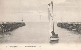 Courseulles Sur Mer * Bateau De Pêche Dans Le Port - Courseulles-sur-Mer