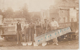 Réfection De La Ligne GUISCARD à NOYON Par Des Ouvriers Suite Destruction , Après 1917   ( Carte Photo ) - Otros & Sin Clasificación