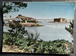 CPSM 29 CARANTEC - Lot  3 Cartes - L'Ile Louët Et Le Château Du Taureau - Edit. Yvon - Réf O 278 - Carantec