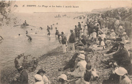 Dieppe * La Plage Et Les Bains à Marée Haute * Baigneurs - Dieppe