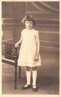 CPA - Photographie - Petite Fille Aux Cheveux Courts - J. Villette - Carte Postale Ancienne - Abbildungen