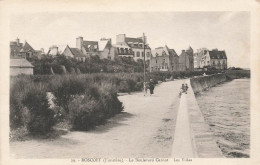 Roscoff * Le Boulevard Carnot Et Les Villas - Roscoff