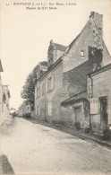 Restigné * Rue Basse , à Droite Maison Du XVème Siècle - Other & Unclassified