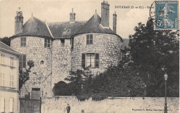 Dourdan         91        Entrée Du Château Féodal       (voir Scan) - Dourdan