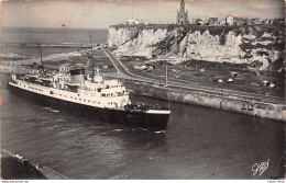 Transmanche "Le Brighton" Passant Devant La Chapelle Notre-Dame-de-Bon-Secours De Dieppe - Cpsm PF 1957 - Ferries