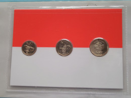 Set Of 3 Coins > INDONESIË ( DETAIL > Voir / See SCANS ) Gold Plated ! - Indonésie