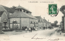 Bellechaume * Rue * La Fontaine Et Le Lavoir * Villageois - Andere & Zonder Classificatie