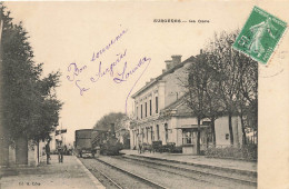 Surgères * Vue Sur La Gare * Le Train * Ligne Chemin De Fer - Surgères