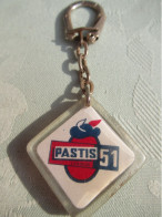 Porte-Clé Publicitaire Ancien/Spiritueux /PASTIS 51 /Plastique / Vers 1960-1970   POC580 - Llaveros