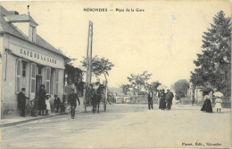 Cp NERONDES 18 - 1932 - Place De La Gare (Café De La Gare) (animée) Ferret édit - Nérondes