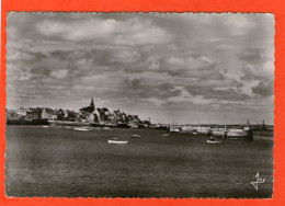 ROSCOFF - Le Port Et La Digue - L'Ile De Batz à L'Horizon - - Roscoff