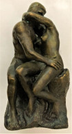 Le Baiser De Rodin. Statuette Reproduction En Bronze. H. 12 Cm. - Bronzen