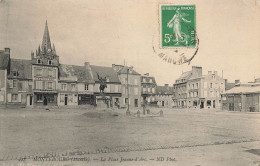 Montebourg * La Place Jeanne D'arc * Chapellerie - Sonstige & Ohne Zuordnung