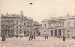 Laval * La Place De La Mairie - Laval