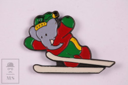 Pin Babar Cartoon Character Jumping With Skiis - 25 X 26 Mm - Yoshinori Rins - Butterfly Fastener - Transports