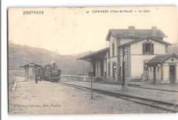 CPA 22 Gouarec La Gare Et Le Train Tramway - Gouarec