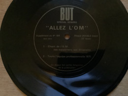 Disque  33 Tours But Spécial Sonore « allez L’OM » 1971 Accompagné De 3 Cartes Dans La Pochette - Zonder Classificatie