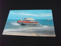 NAVE SHIP NAVIRE BOAT BATEAU HOVERCRAFT ARRIVO ALLA SPIAGGIA PICCOLO FORMATO - Aerodeslizadores