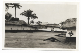 AFRIQUE - DAHOMEY -Musée D' ABOMEY - Entrée Du Musée Actuel Et Les Canons Des Rois - Benin