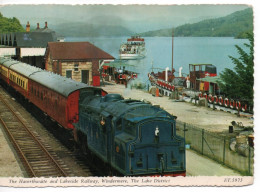 LARGER SIZED POSTCARD - HAVERTHWAITE AND LAKESIDE RAILWAY WINDERMERE - LAKE DISTRICT - WITH BRITISH RAIL PASSENGER BOAT - Windermere