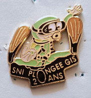 Pin's SNI Plongeé GIS 20 Ans Signé Alsace Numeroté 030 - Buceo