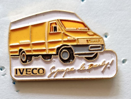 Pin's Camion Iveco Sympa Le Daily - Transports